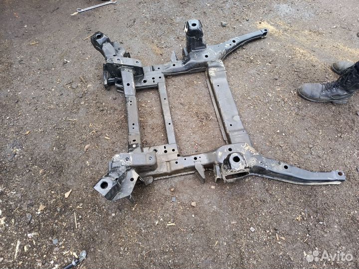 Передний подрамник Ford Explorer 6 2019-2023