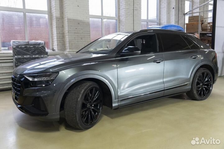 Электропороги ATS на Audi Q8