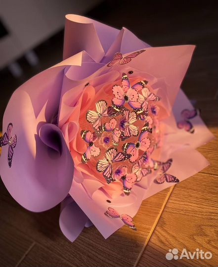 Светящийся букет из бабочек