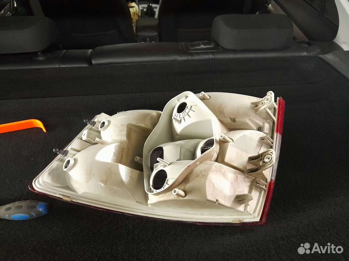 Задний левый фонарь octavia а7