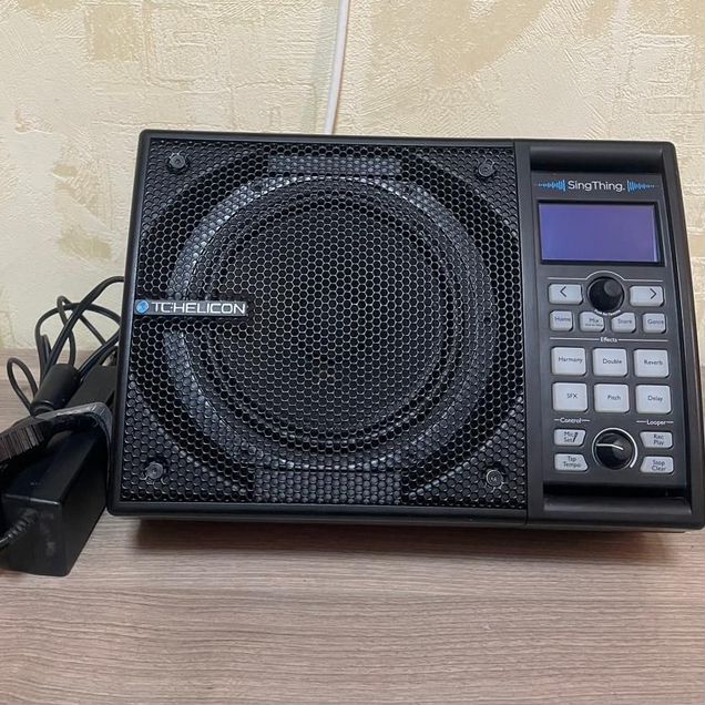 Колонка-комбик TC Helicon SingThing