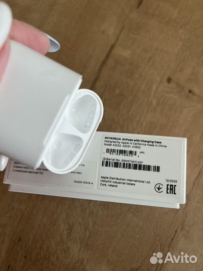Беспроводные наушники apple airpods 1