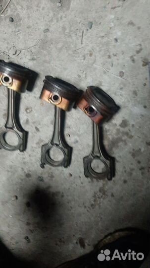 Поршень с шатуном на Джили Эмгранд 1.8