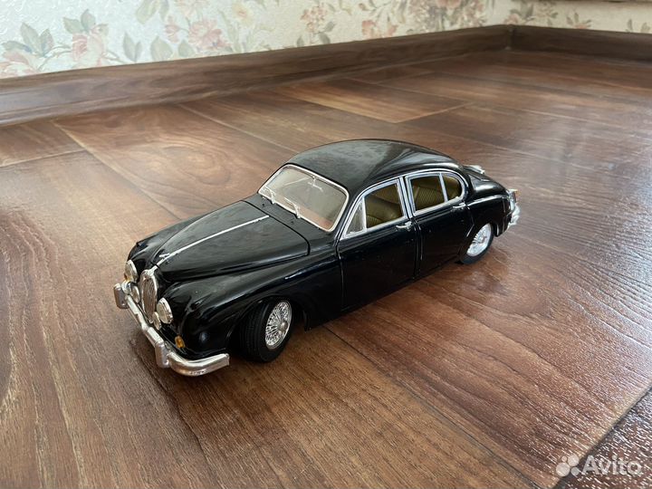 Модель автомобиля Jaguar Mark 2 1959 1/18