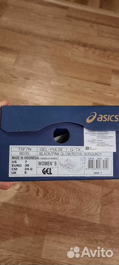 Кроссовки женские asics 38р