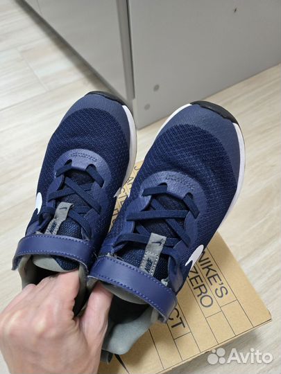 Кроссовки nike 32