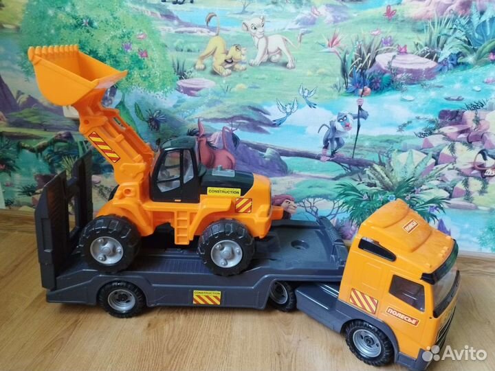 Трактор экскаватор