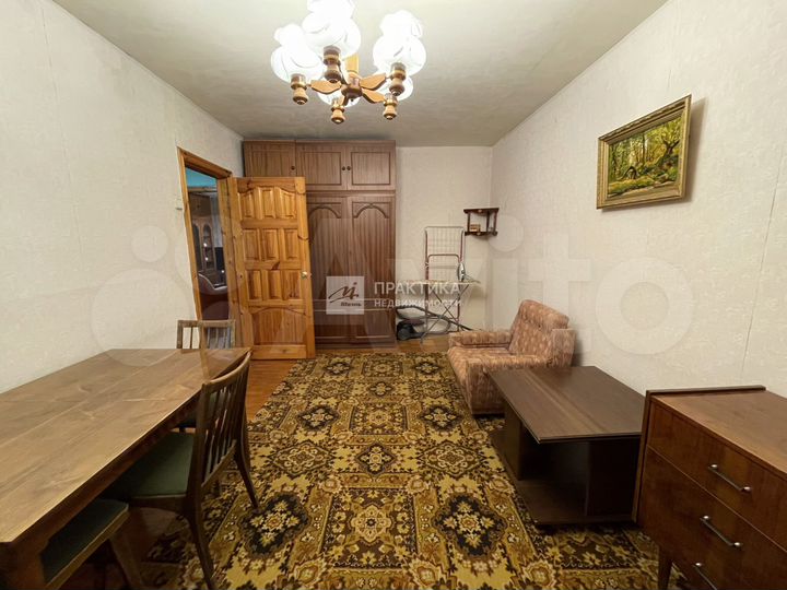 3-к. квартира, 60 м², 2/5 эт.