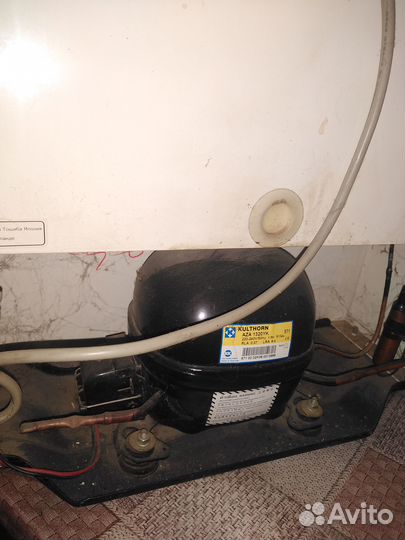 Минихолодильник с морозилкой Toshiba