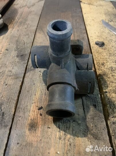 Фланец системы охлаждения пассат б3