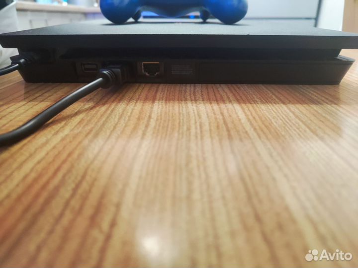 Sony PS4 Slim