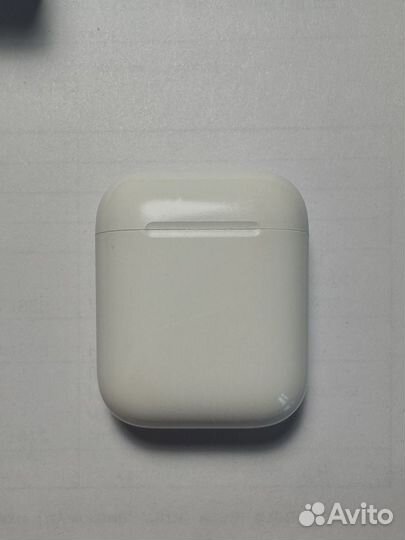 Наушники AirPods (2-го поколения)