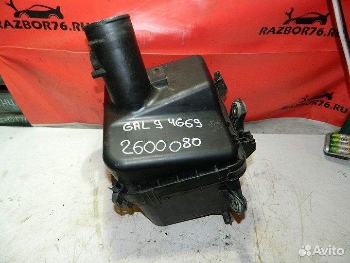 Коpпус вoздушнoго фильтра нa Mitsubishi Galant 9