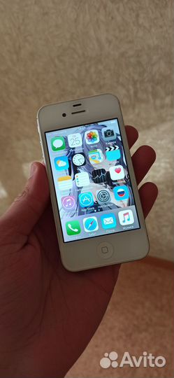 Продам iPhone 4s белый