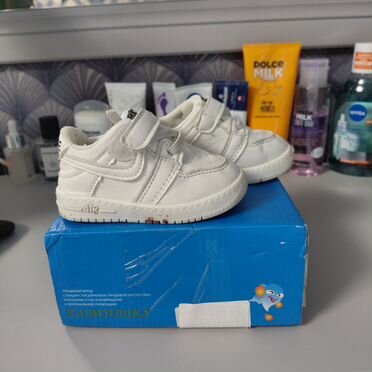 Продам детскую обувь