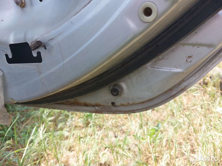 Дверь задняя правая Тойота Авенсис 1