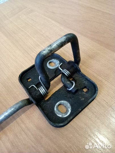 Ответная часть замка капота Volkswagen Polo