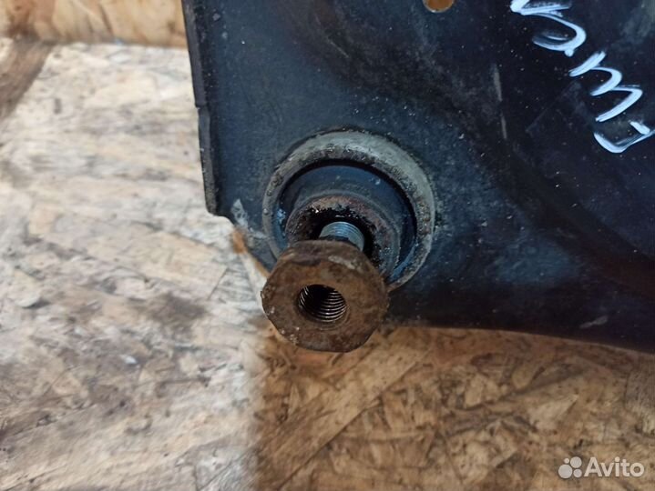 Рычаг левый Renault Fluence