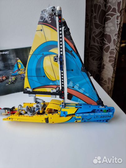 Конструктор lego Technic 42074 Гоночная яхта