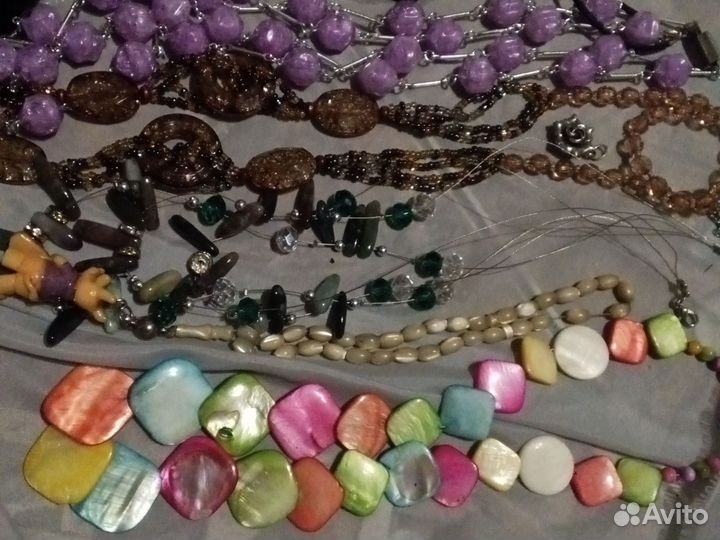 Лот винтажной авторсвой бижутерии и камни