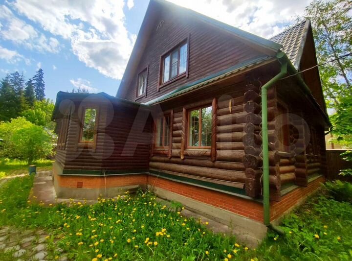 Дом 159,8 м² на участке 12,2 сот.