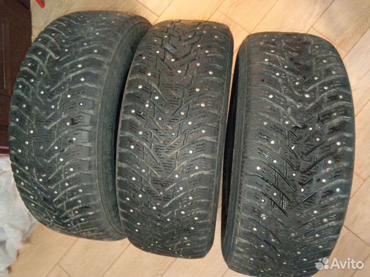 Nokian Tyres Hakkapeliitta 8 235/65 R17