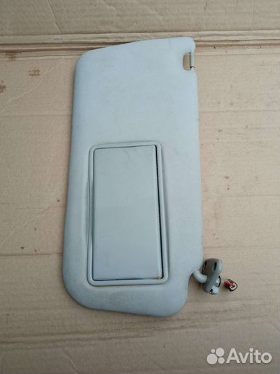 Mitsubishi pajero правый солнце защитный козырёк