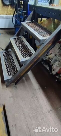 Ступени металлические