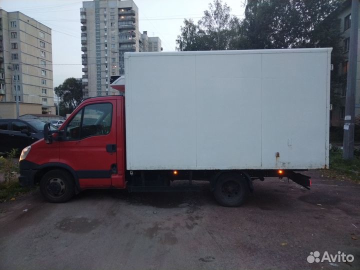 Водитель с личным грузовым автомобилем