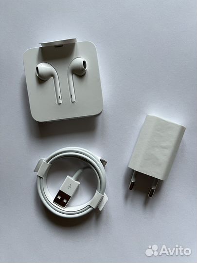 Наушники Apple EarPods с разъёмом Lightning