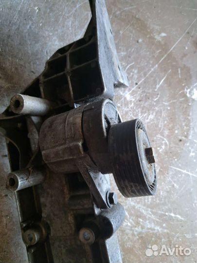 Натяжитель ремня Volvo S80