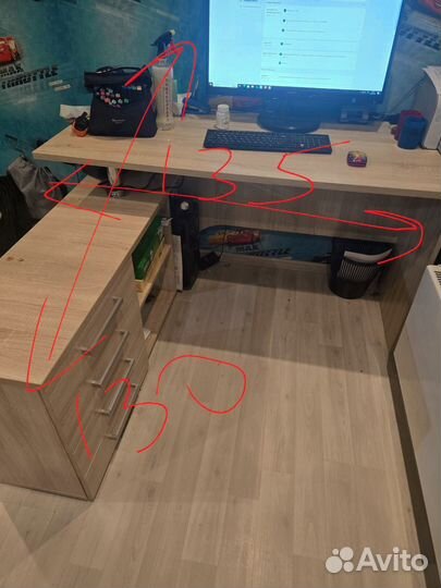 Компьютерный стол угловой