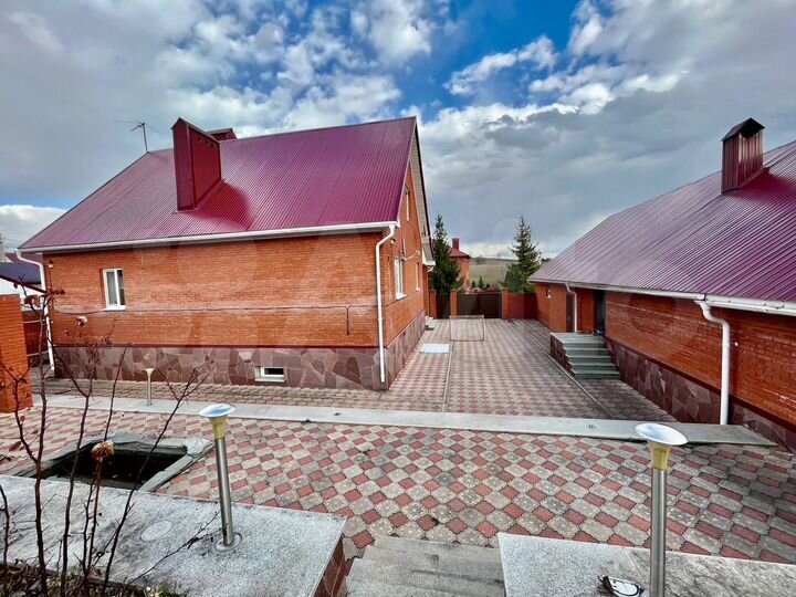 Дом 277,2 м² на участке 13,5 сот.