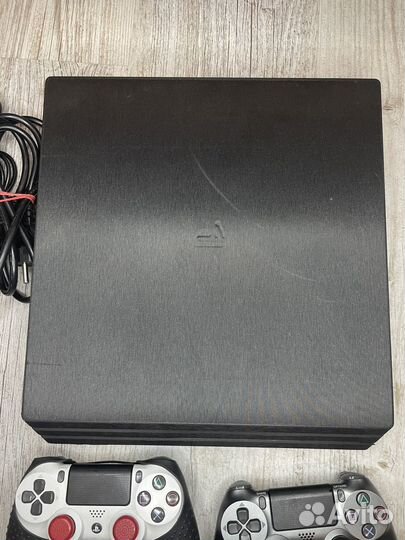 Sony PS4 pro 1tb