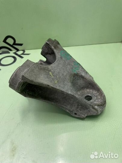 Кронштейн опоры двигателя Audi Q7 4L 3.0D casa