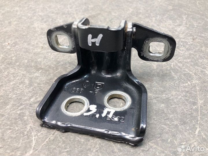 Петля нижняя двери задняя правая Renault Logan LS0