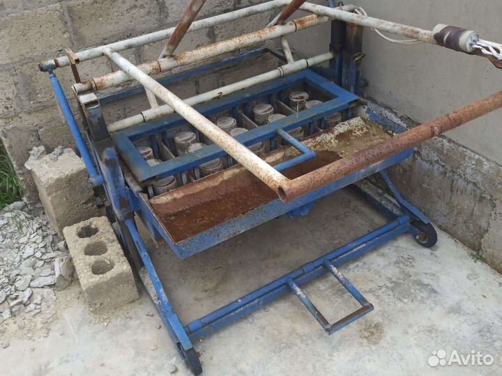 Станок для производства шлакоблоков