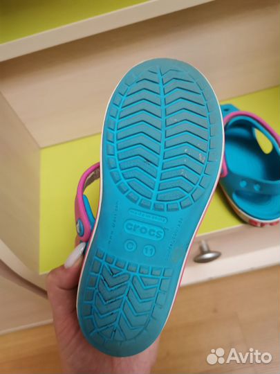 Crocs босоножки детские