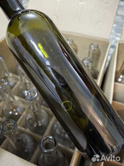 Винная бутылка 0,75 прозрачная и оливковая б/у