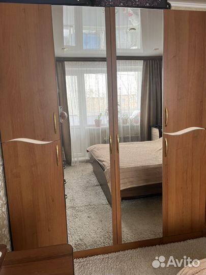 Шкаф распашной