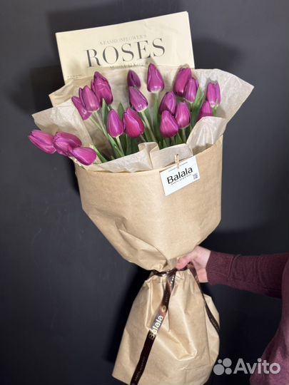 Букет из 19 фиолетовых тюльпанов