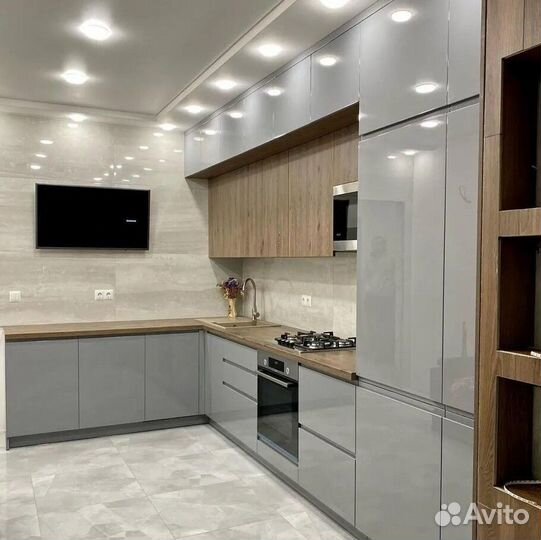 Кухонный гарнитур на заказ от фабрики