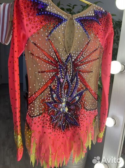 Продам купальник для художественной гимнастики