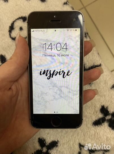Телефон iPhone SE