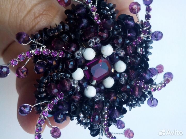 Брошь из бисера