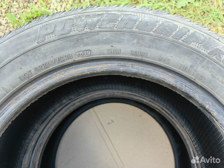 Kumho Power Grip KC11 215/60 R16