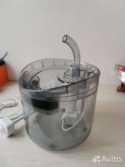 Питьевой фонтанчик для кошек