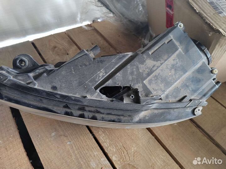 Фара левая Audi A3 V8 ксенон