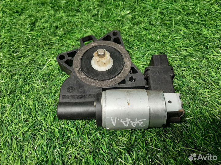 Моторчик стеклоподъемника на Mazda 3