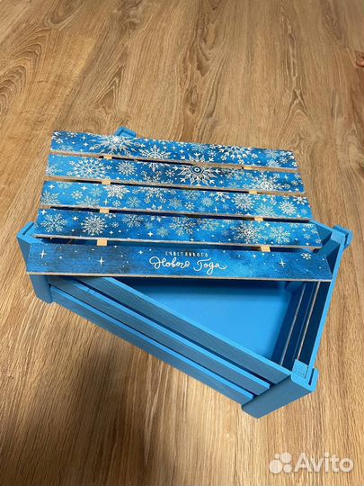 Деревянный ящик подарочный